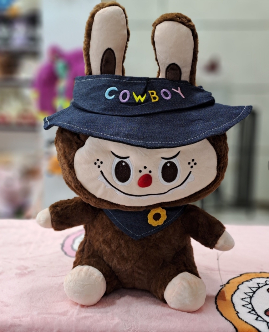 عروسک پولیشی لبوبو کابوی پتودار (Labubu Cowboy)